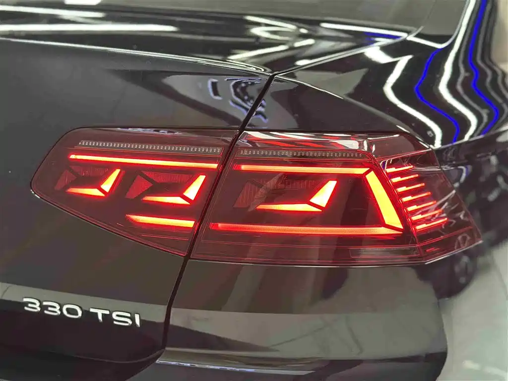 Volkswagen Magotan 2023 2 Million Units Anniversary Edition 330TSI DSG Leading Type фото 8