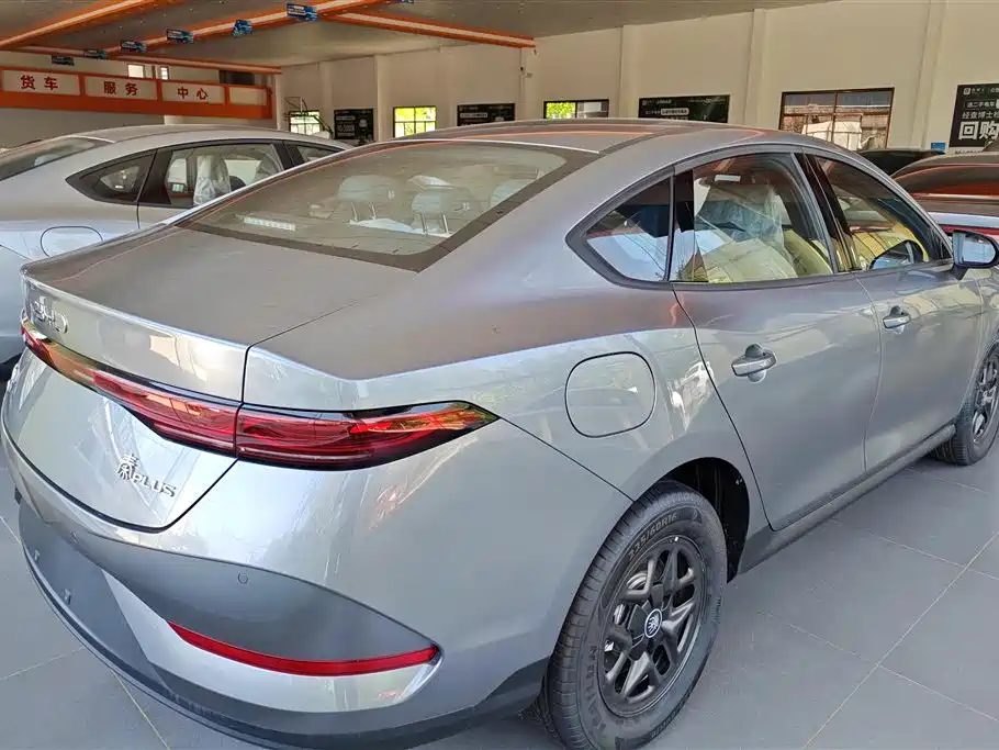 BYD Qin PLUS 2026 DM-i Smart Edition 128KM Progressive фото 3