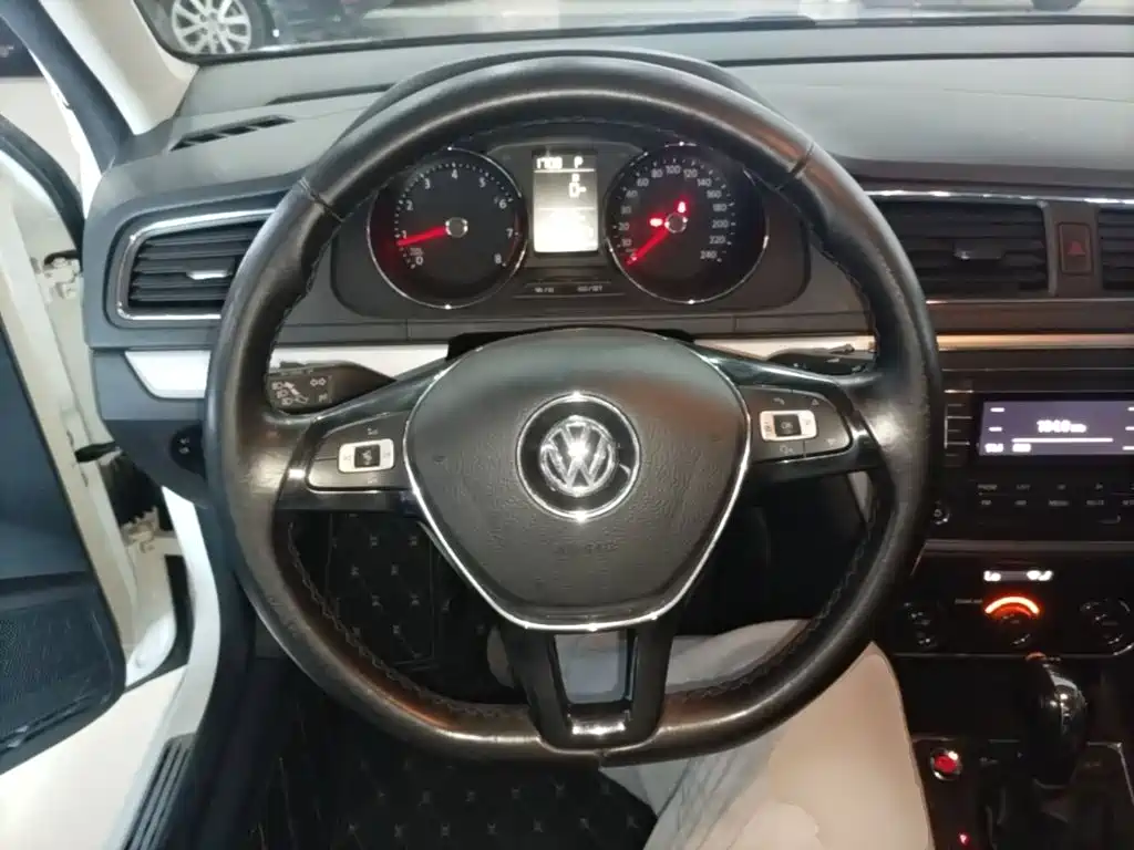 Volkswagen Lavida Tour 2018 2017 180TSI DSG Comfort Edition