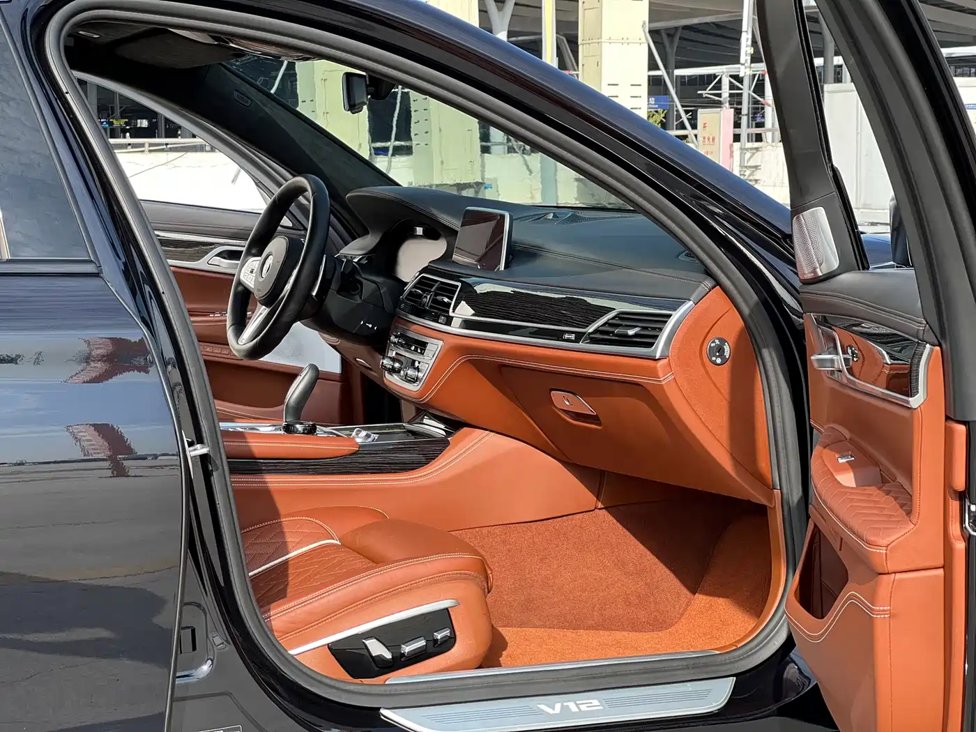 BMW 7-SERIES