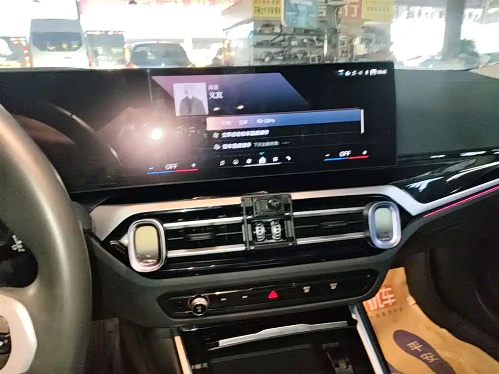 BMW i3 2024 eDrive 35 L фото 13