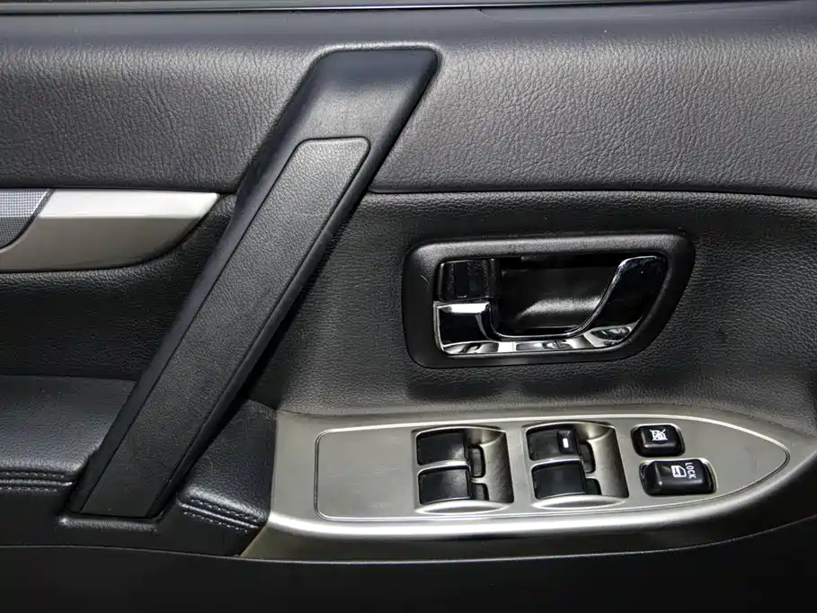 Mitsubishi Pajero (Import) 2020 3.0L Automatic Standard Edition фото 25