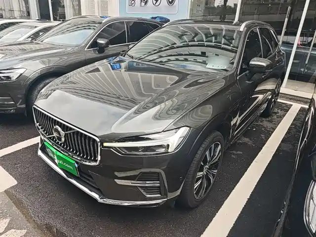 Volvo Volvo XC60 Plug-in Hybrid 2022 T8 Plug-in Hybrid Long Range AWD Momentum Luxury Edition