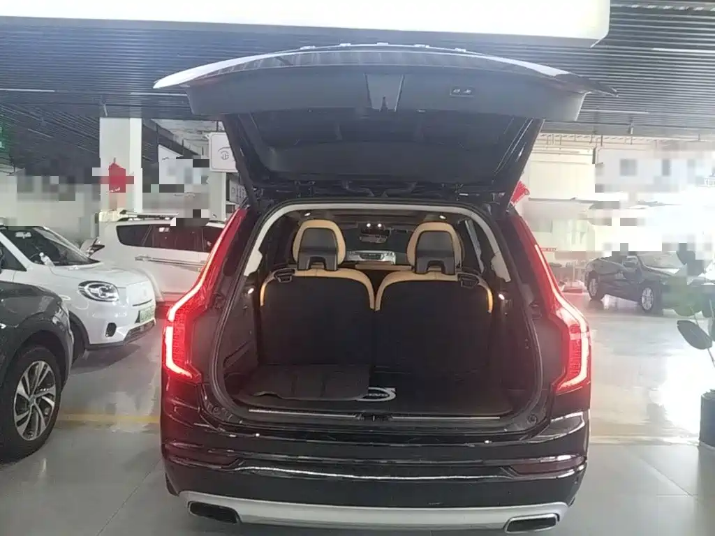 Photo 19 - Volvo XC90