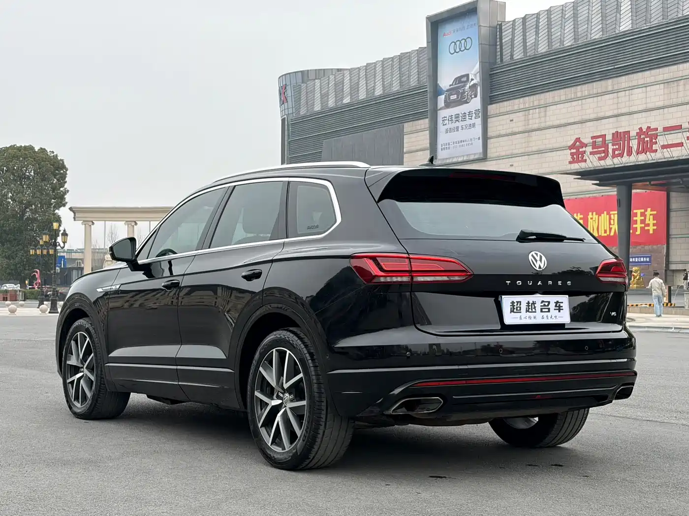Volkswagen Touareg 2019 3.0TSI Sharp Edge Edition China VI фото 5
