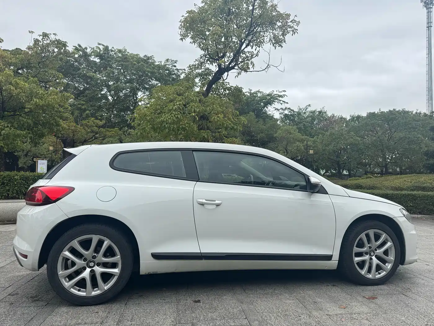 Volkswagen Scirocco 2015 1.4TSI Trend Edition фото 8