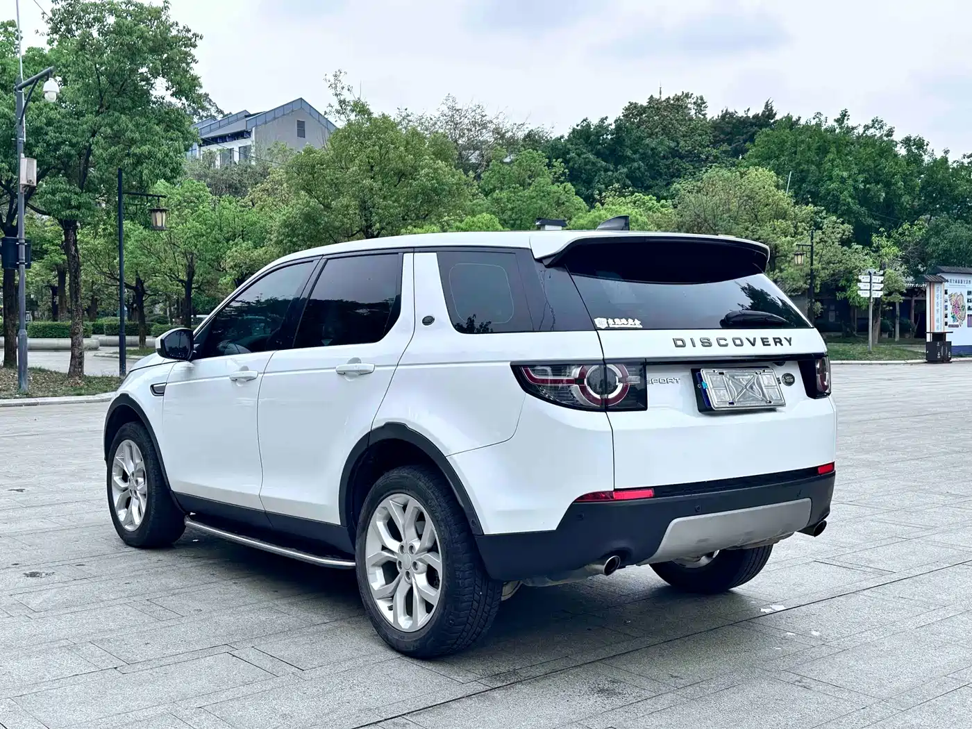 Land Rover Discovery Sport 2018 240PS HSE Edition фото 9