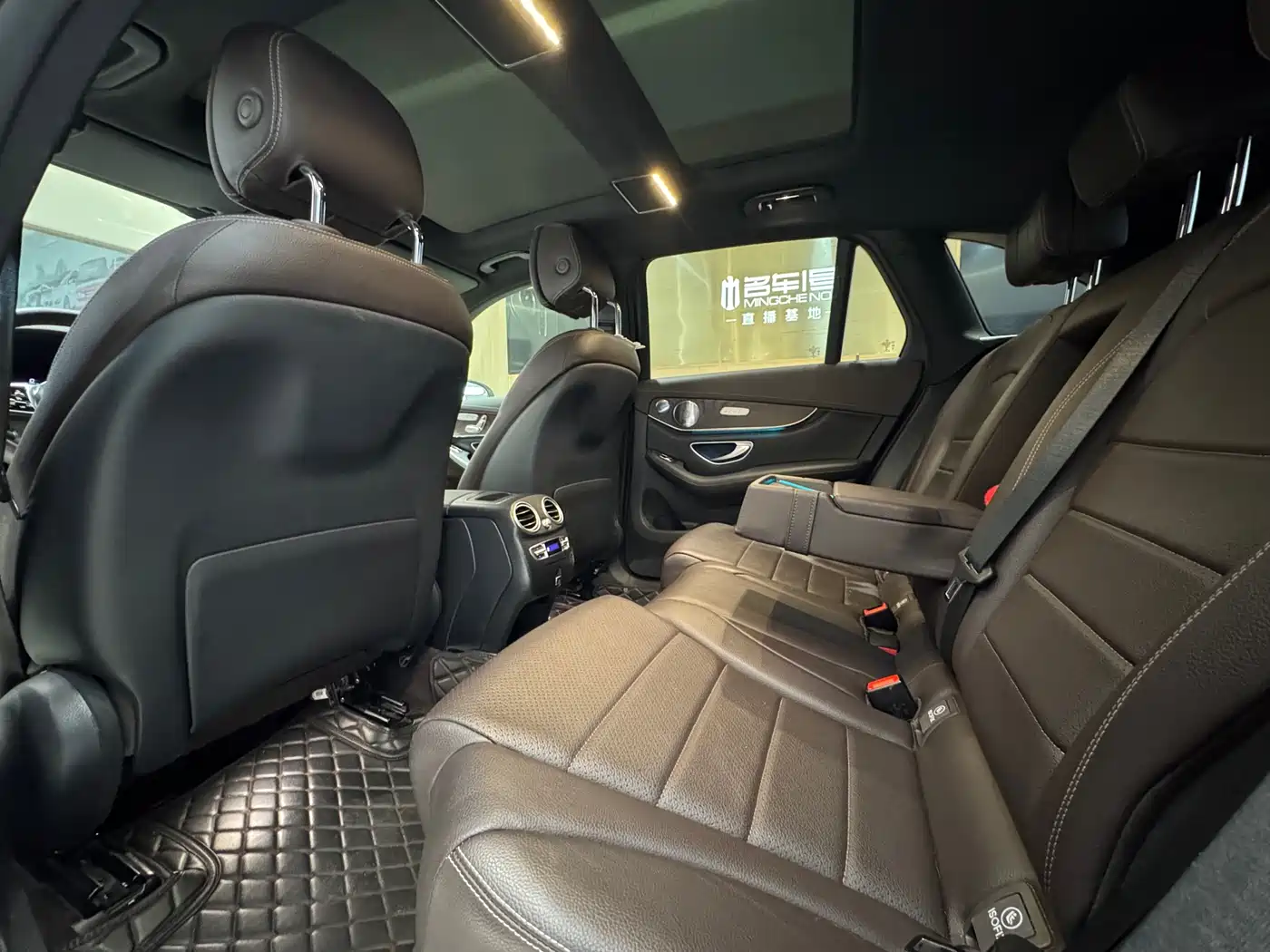 Mercedes-Benz GLC 2020 Facelift GLC 300 L 4MATIC Dynamic фото 10