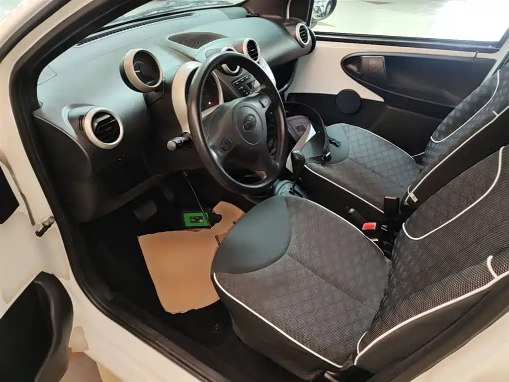BYD F0 2015 1.0L AMT Xuan Cool Edition фото 11