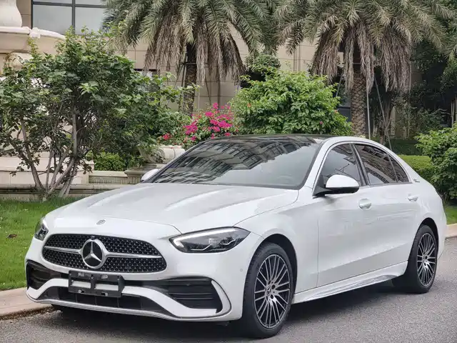 Mercedes-Benz C-Class 2024