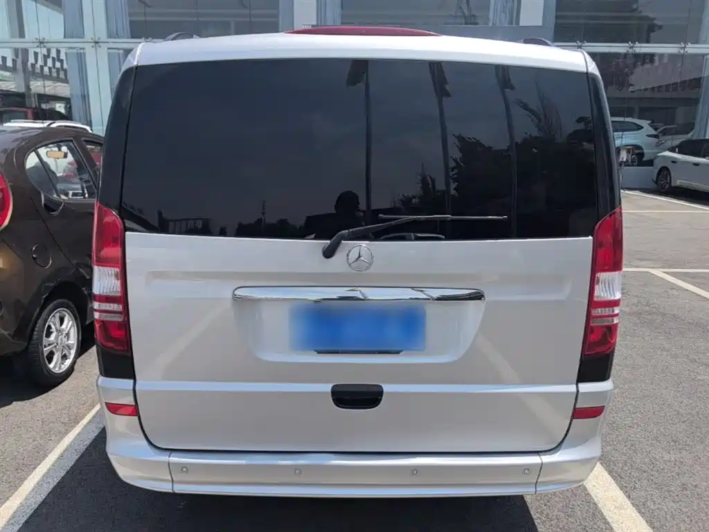 Mercedes-Benz Viano 2013 3.0L Comfort Edition фото 6