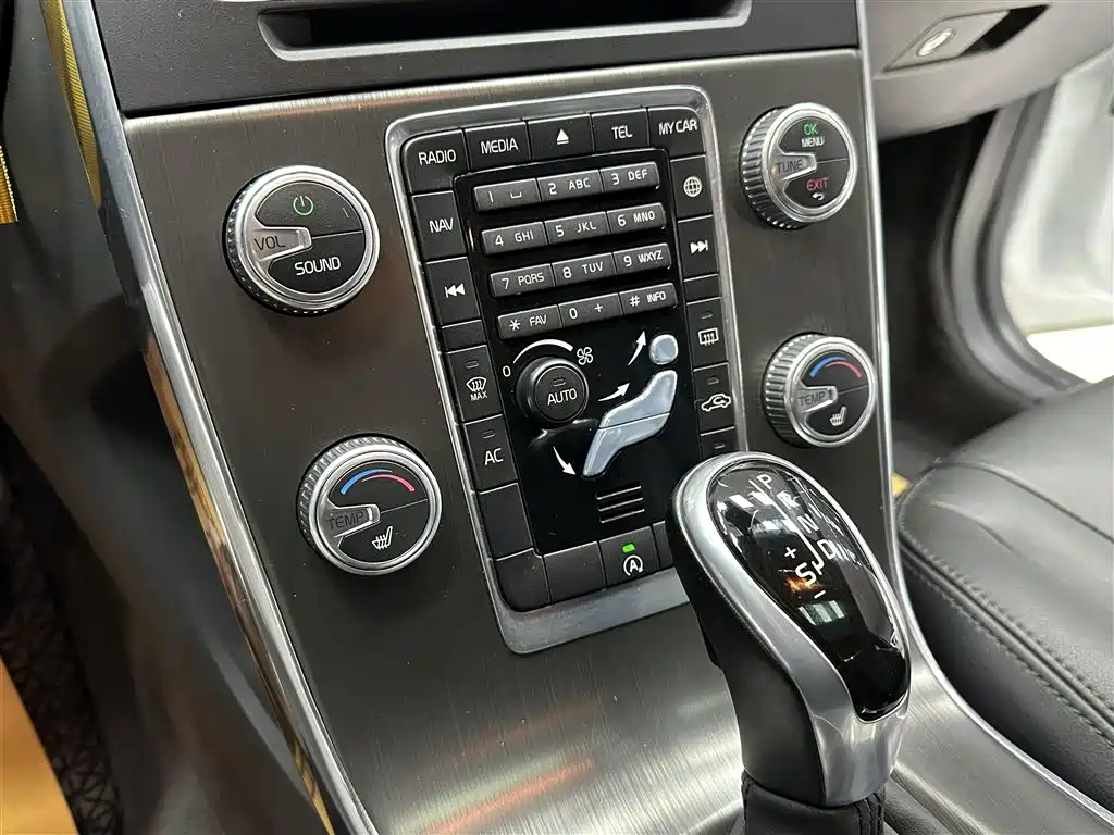 Volvo V60 2016 2015 T5 Momentum