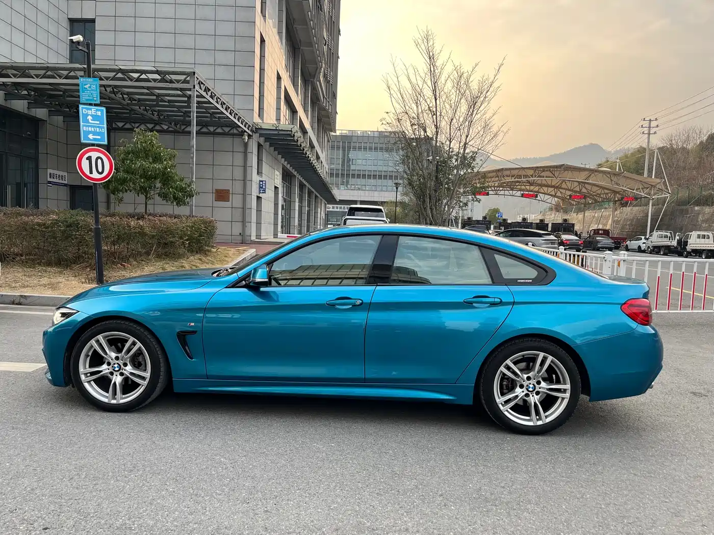 BMW 4 Series 2017 425i Gran Coupe Premium M Sport Package фото 10