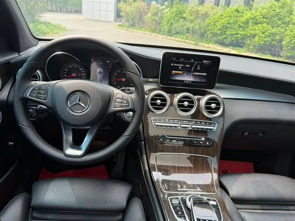 Mercedes-Benz GLC 2018 Facelift GLC 260 4MATIC Dynamic фото 9