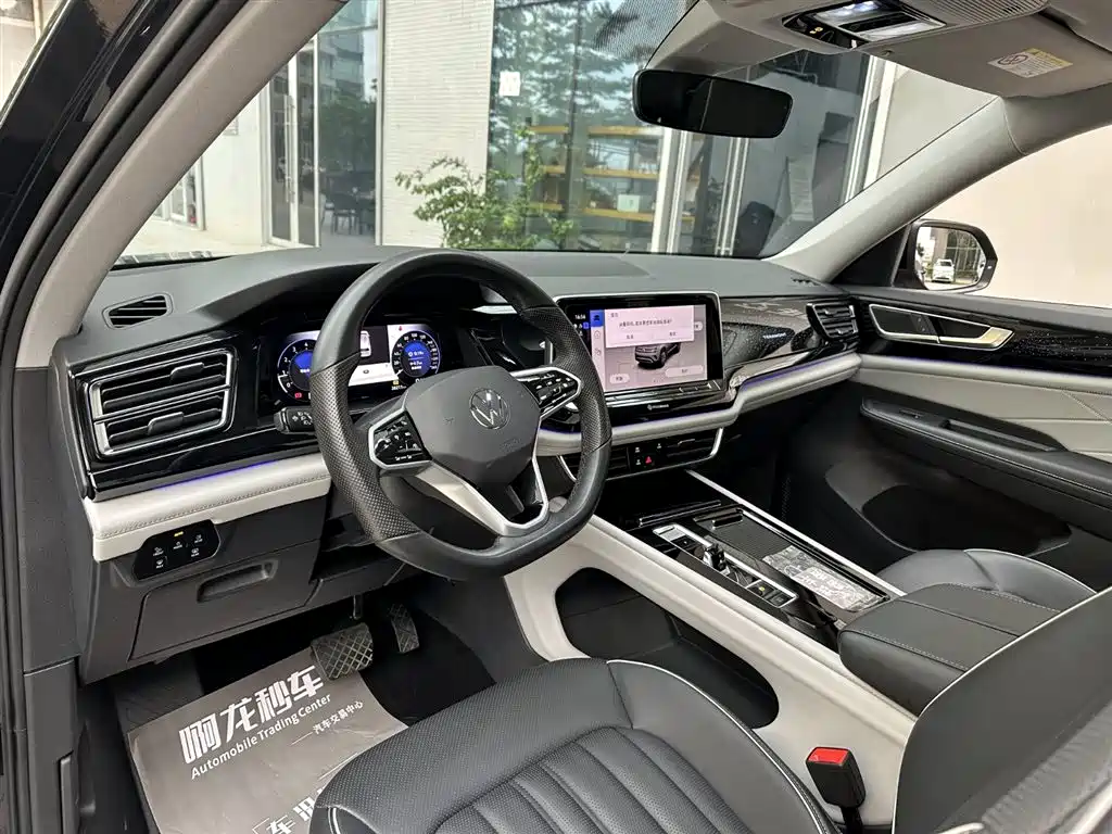 Volkswagen Teramont 2023 330TSI FWD Premium Luxury Edition фото 10