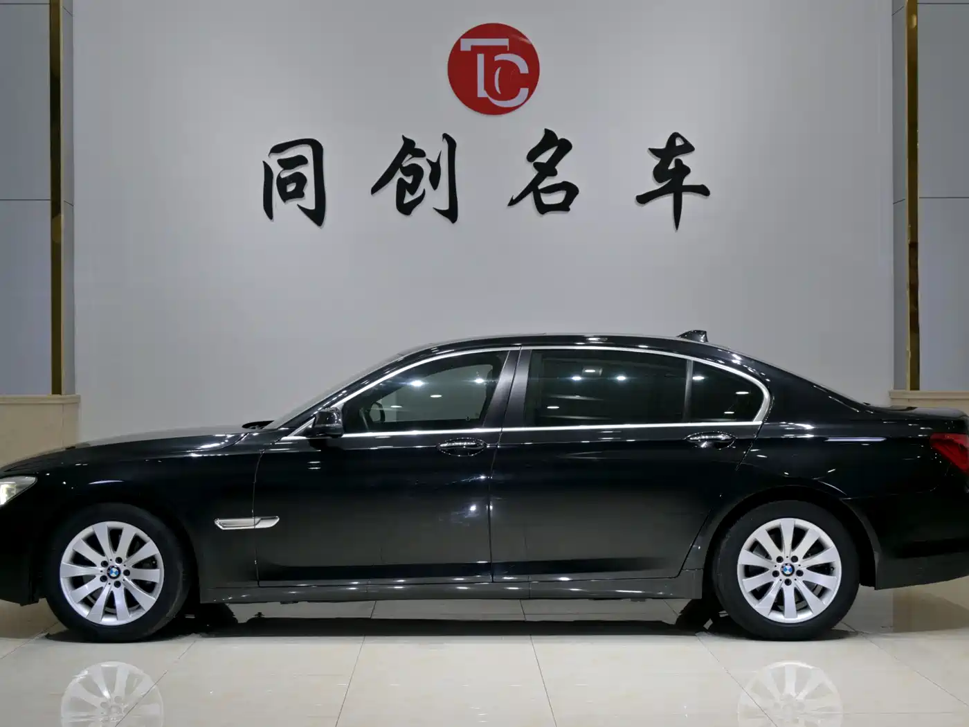 BMW 7 Series 2013 Model 730Li Leading фото 7