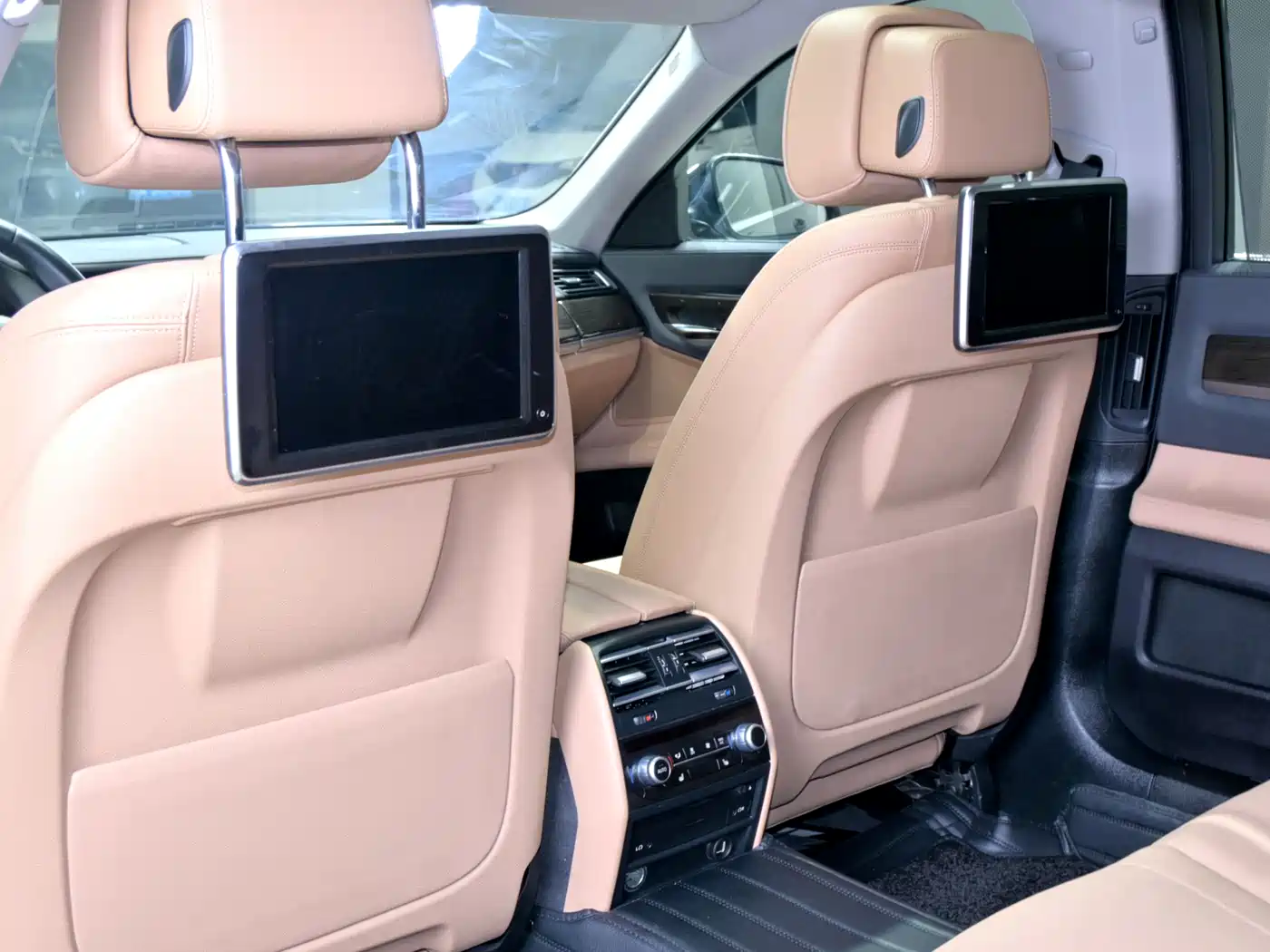 BMW 7 Series 2013 Model 730Li Leading фото 18