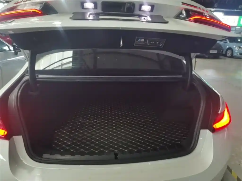 BMW i3 2024 eDrive 35 L фото 19