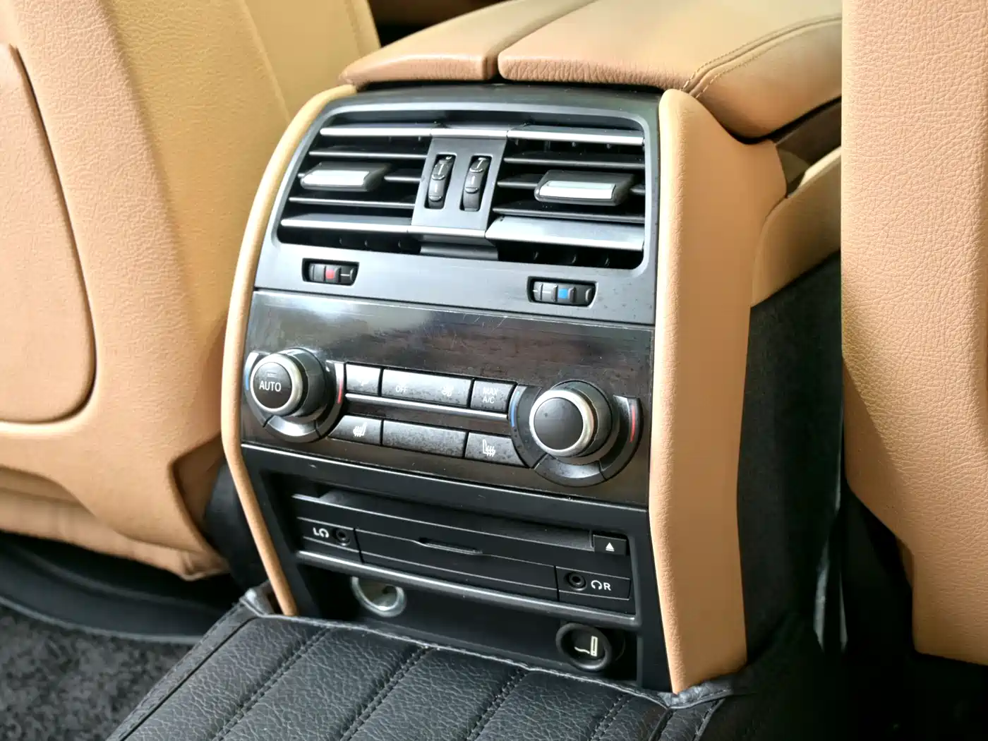BMW 7 Series 2013 Model 730Li Leading фото 19