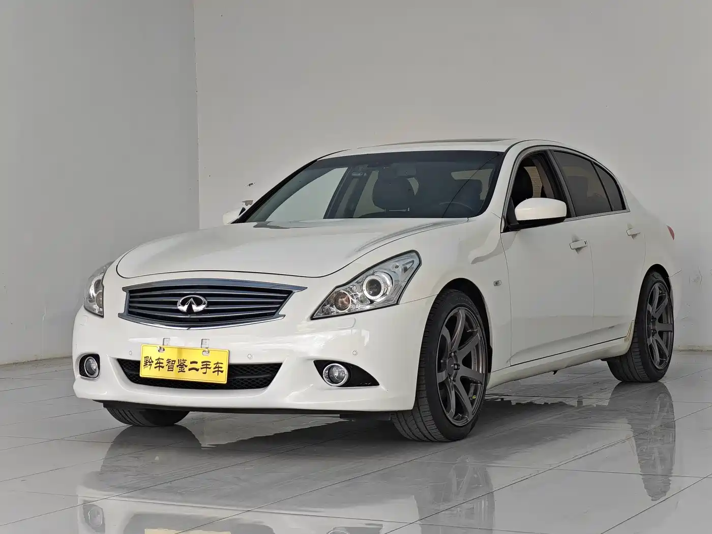 Infiniti G Series 2012 2010 Model G25 Sedan Luxury Sport Edition