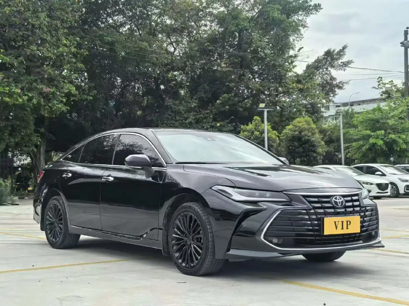 Photo 1 - Toyota Avalon