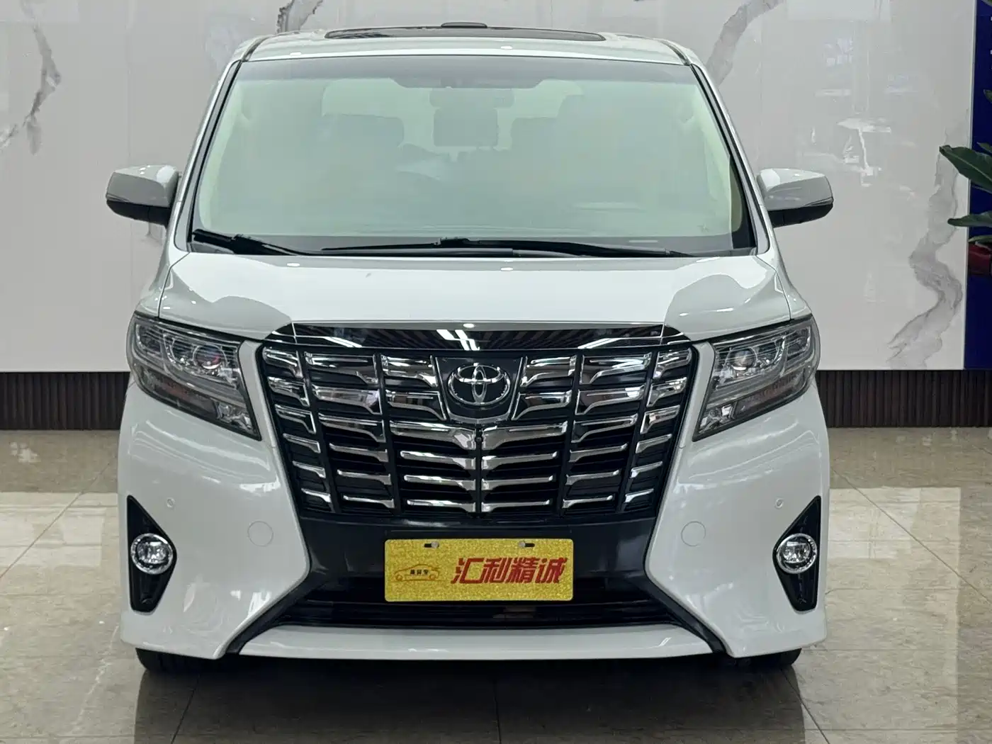 Toyota Alphard 2015 3.5L Premium Edition фото 2