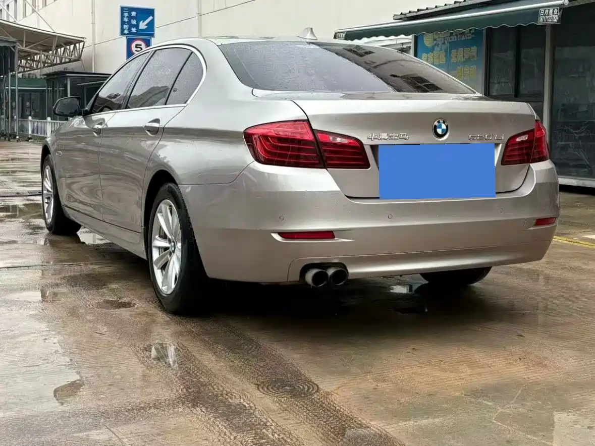 BMW 5 SERIES