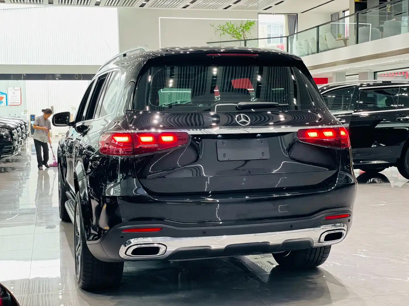 Mercedes-Benz GLS 2024 GLS 450 4MATIC Fashion Edition фото 25