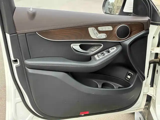 Mercedes-Benz GLC 2021 GLC 260 L 4MATIC Luxury — фото 4