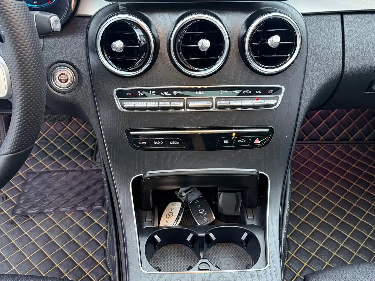 Фото 12 - Mercedes-Benz C-Class