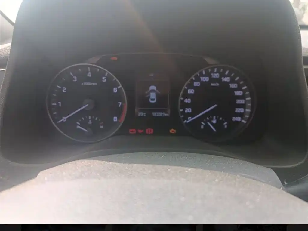 Hyundai Elantra 2016 1.6L Manual Smart·Youth Edition фото 17