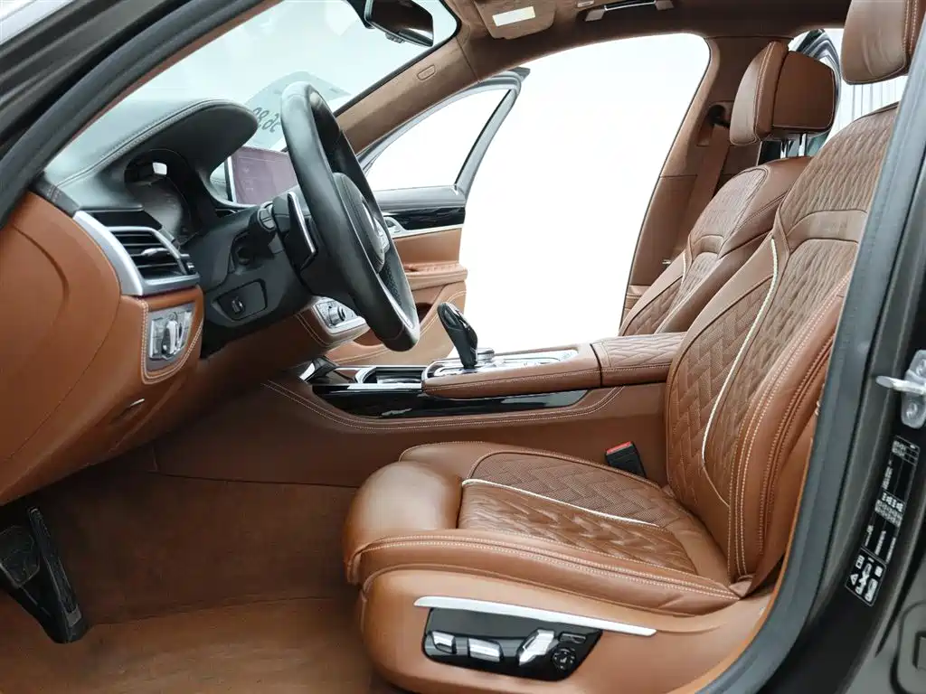 BMW 7 Series 2019 Facelift 750Li xDrive V8 M Sport Package фото 2