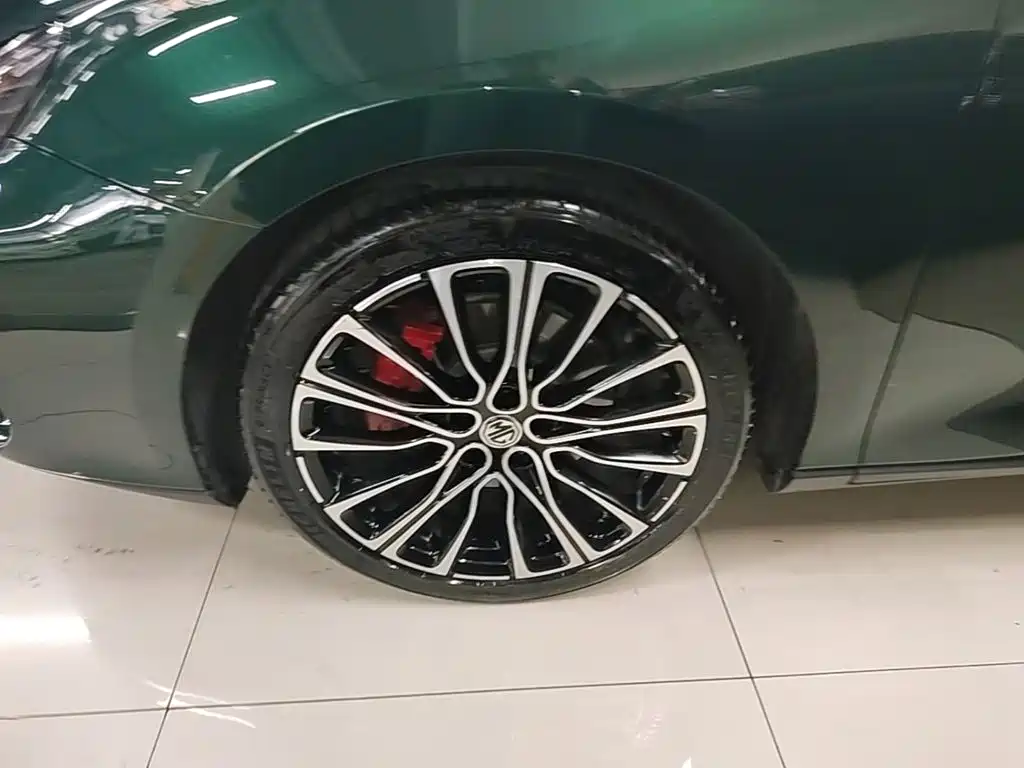 MG MG7 2025 2025 2.0T 405 AT Luxury Edition