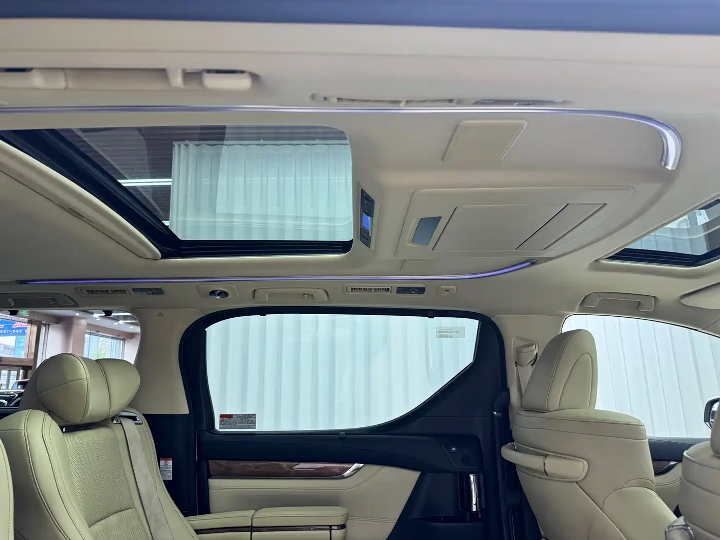 Toyota Alphard 2015 3.5L Premium Edition фото 20