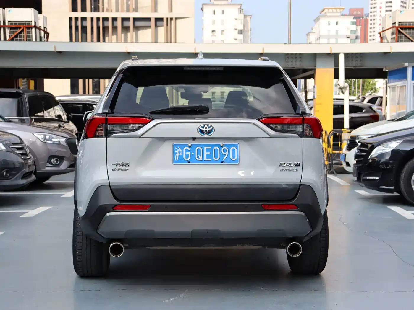 Фото 5 - Toyota RAV4