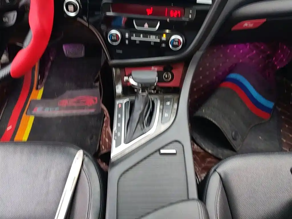 Kia K5 2015 2.0L Automatic LUX фото 14