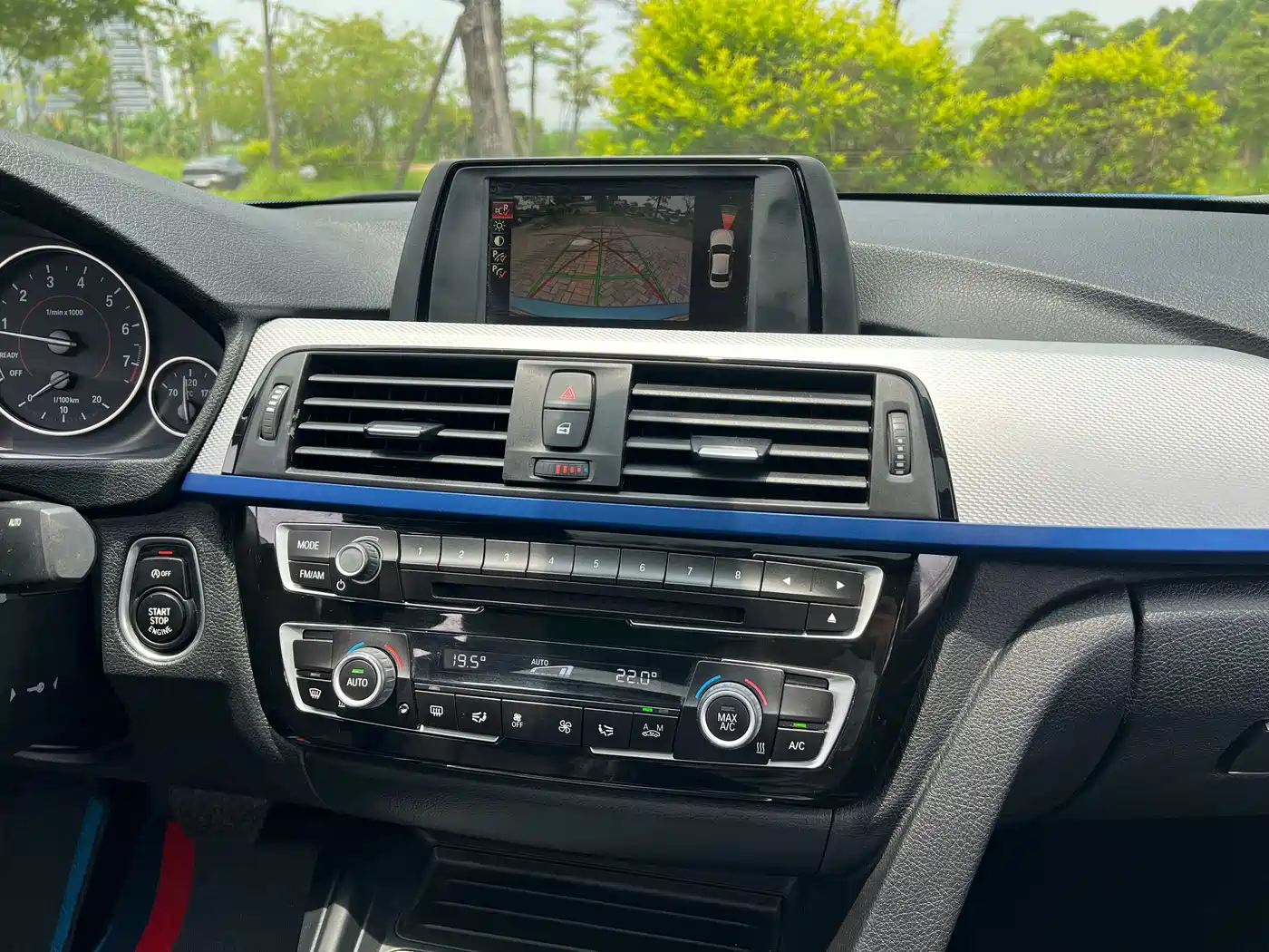 BMW 3 Series 2017 320i M Sport фото 9