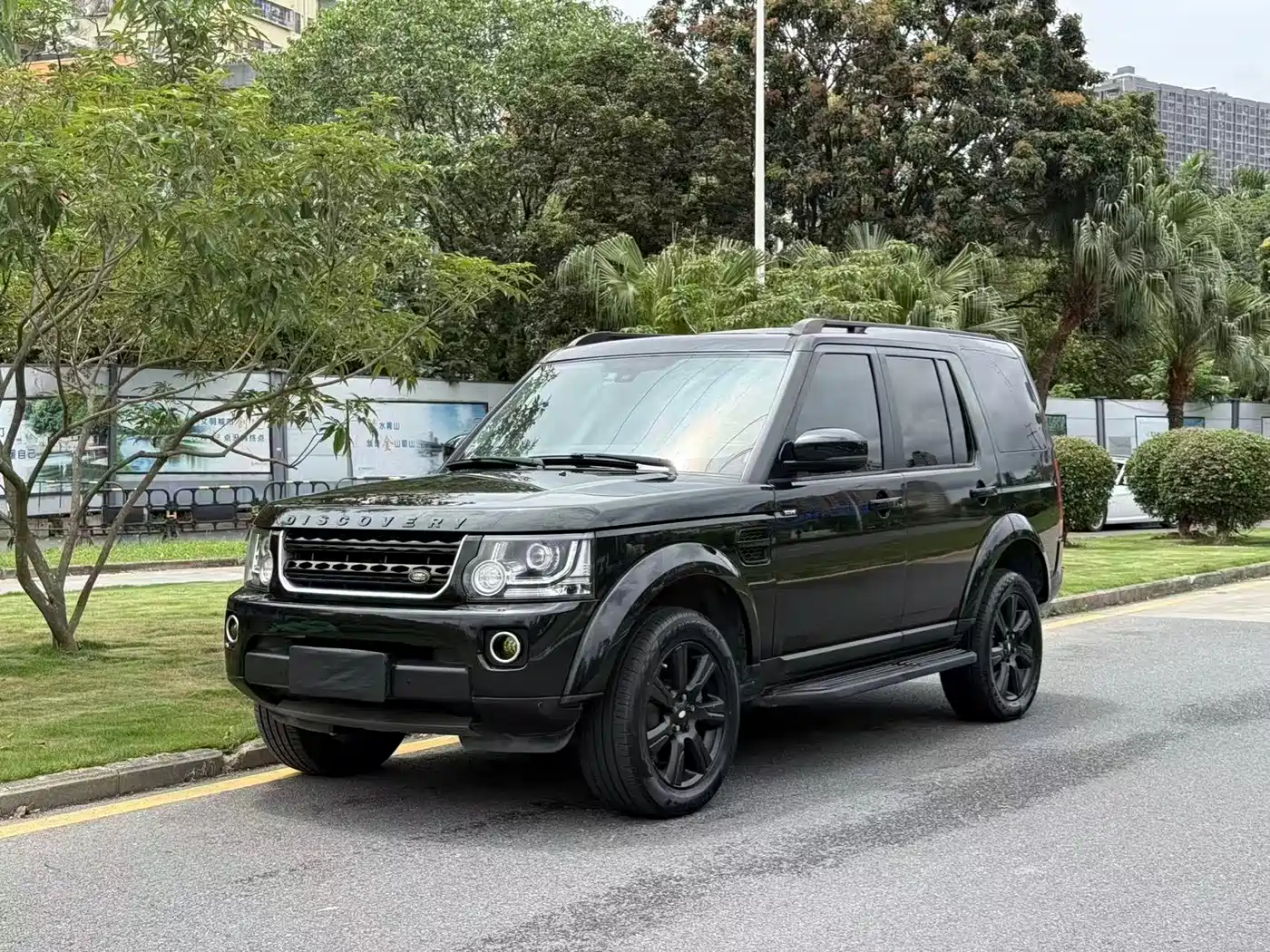Land Rover Discovery 2015 3.0 SC V6 SE