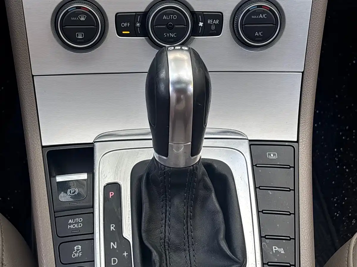 Volkswagen Magotan 2013 1.8TSI Premium фото 17
