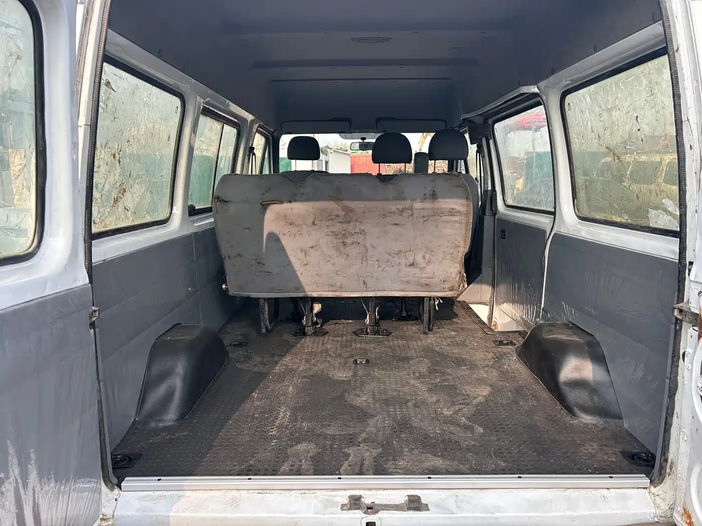 Ford Classic Transit 2016 2016 Model 2.8T Diesel Short Wheelbase 6-Seat Medium Roof Multi-Purpose Vehicle JX493ZLQ4