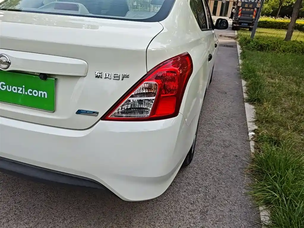 Nissan Sunny 2016 2015 1.5XE Manual Comfort