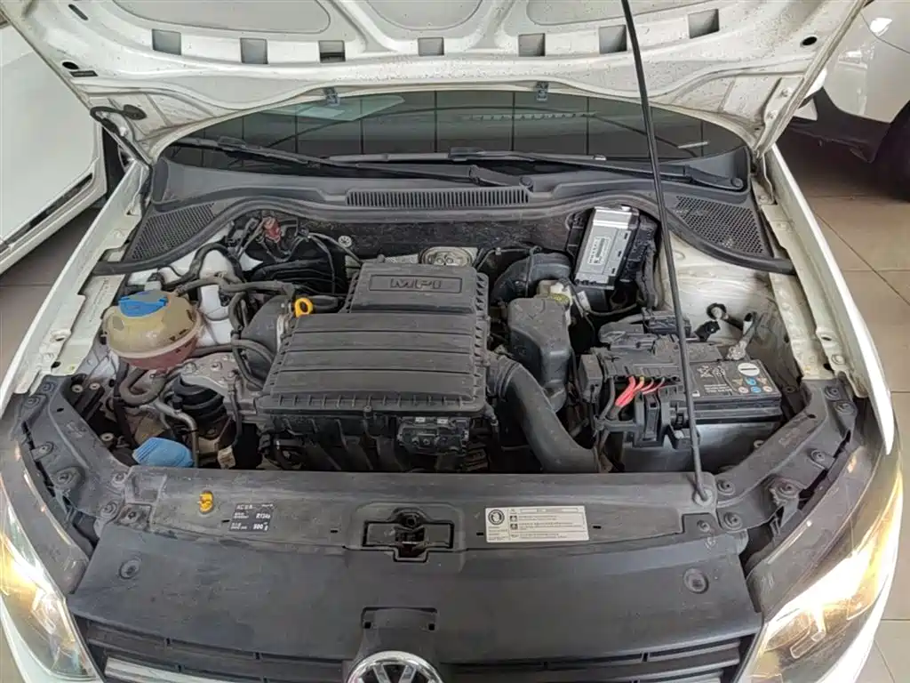 Volkswagen Polo 2016 1.4L Automatic Trend фото 20