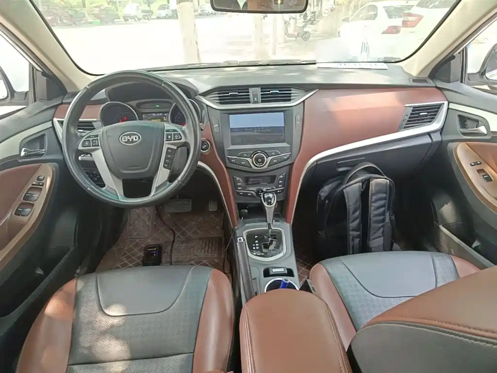 BYD G5 2014 1.5TID Automatic Premium фото 10
