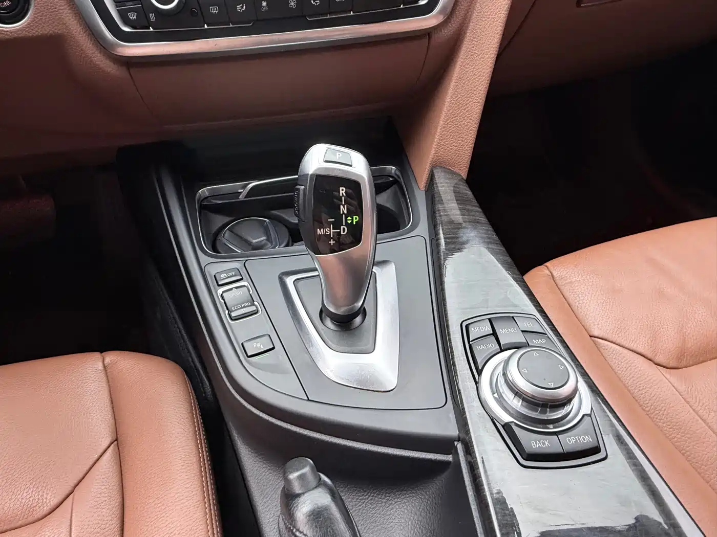 BMW 3 Series GT 2016 320i Design Package фото 10