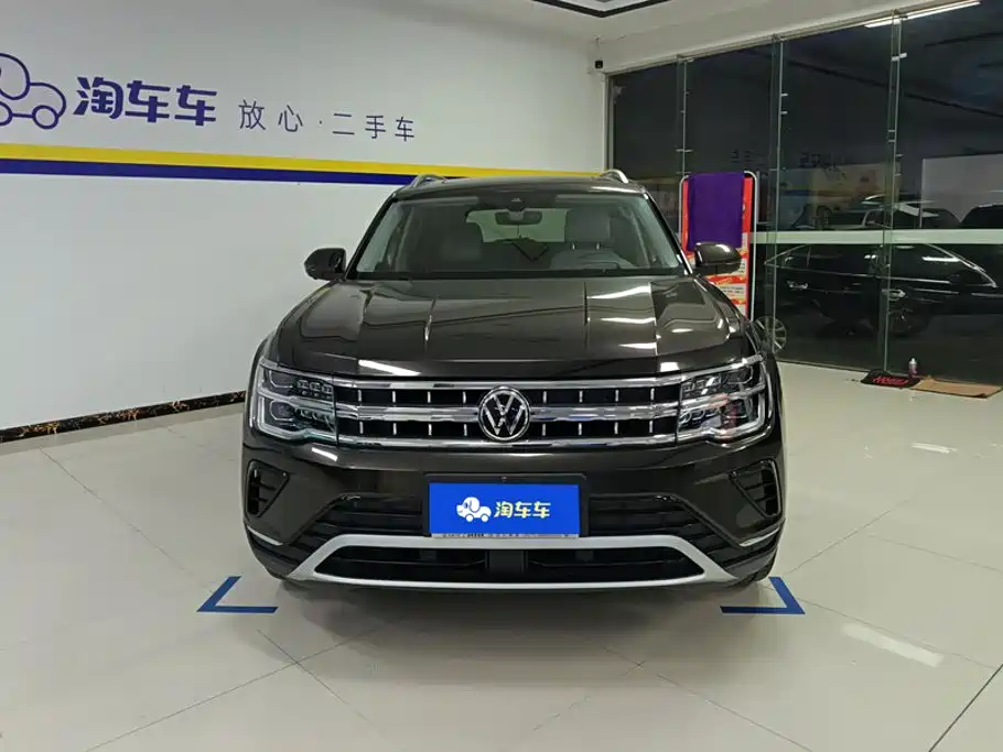 Photo 2 - Volkswagen Teramont