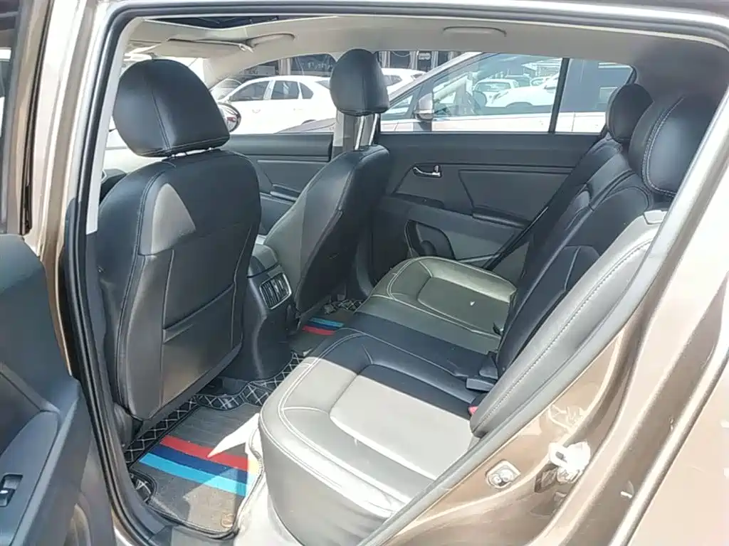 Kia Sportage 2016 2.0L Automatic 2WD DLX фото 17