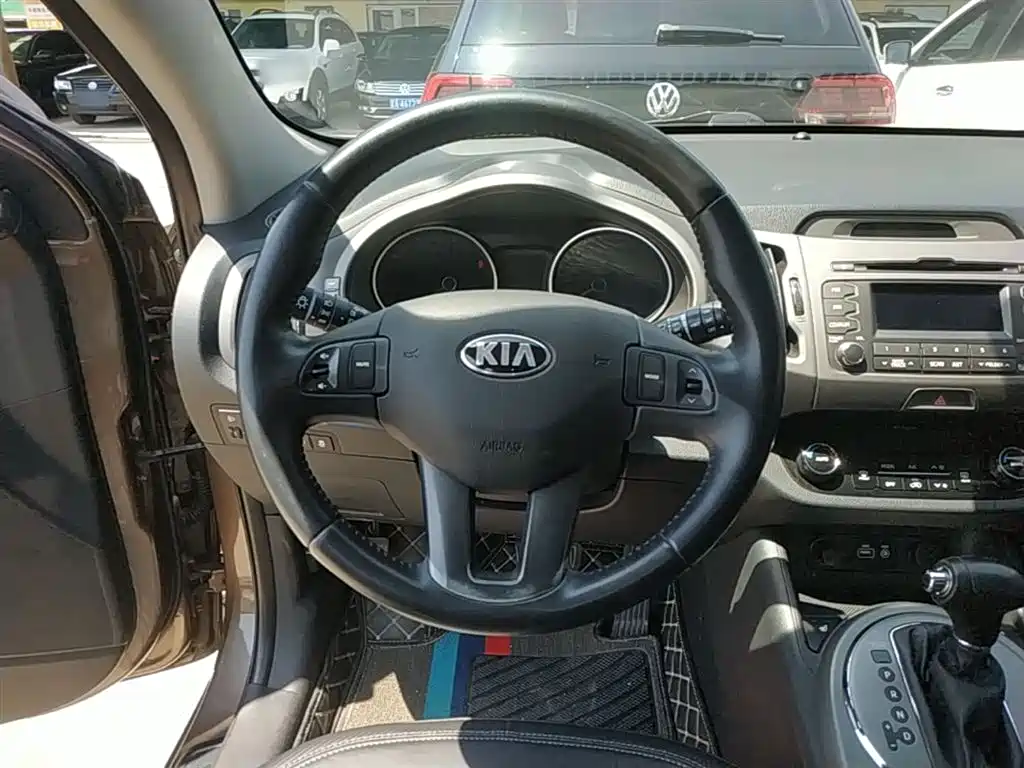 Kia Sportage 2016 2.0L Automatic 2WD DLX фото 11