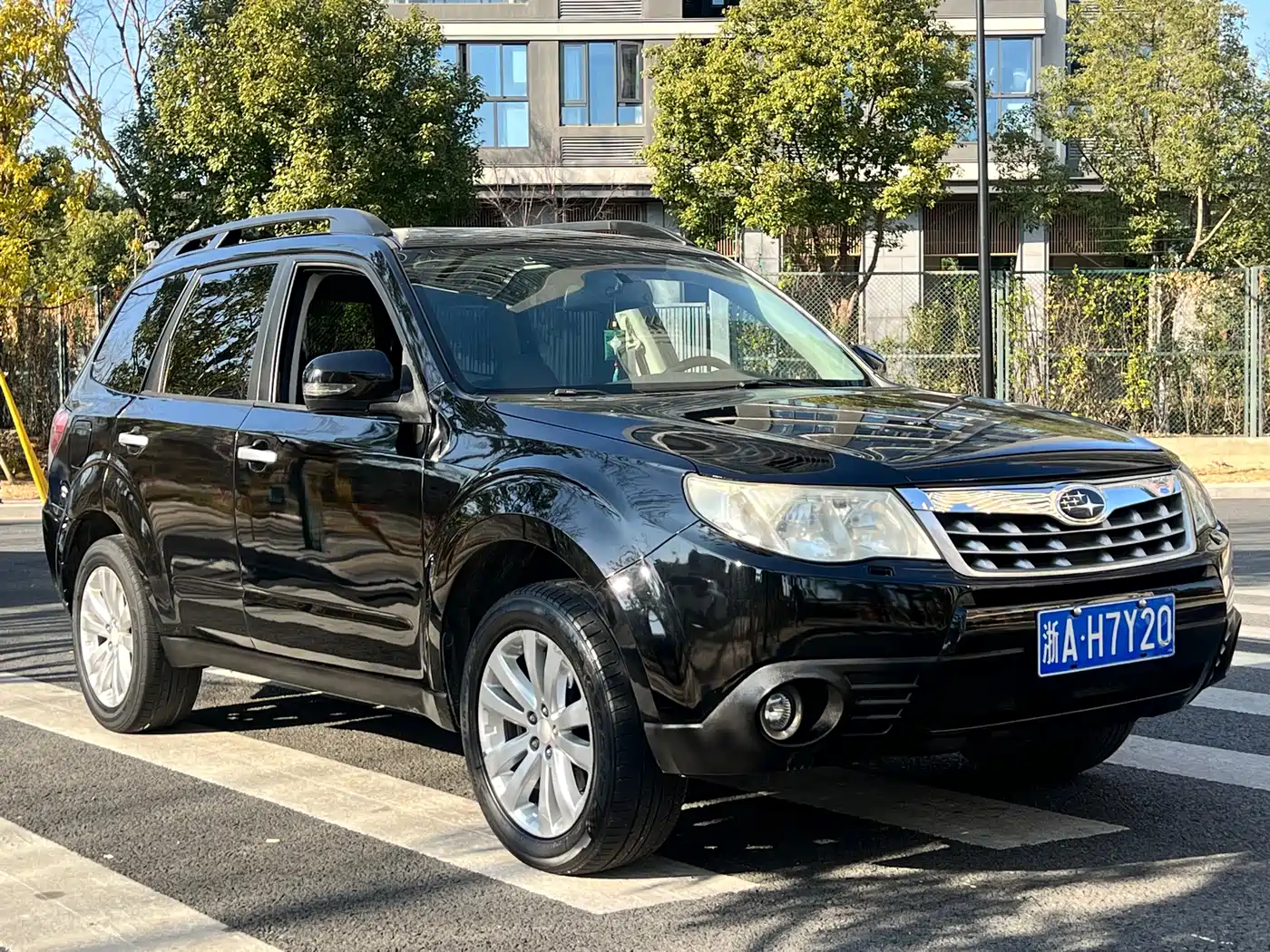 Subaru Forester 2011 2.5XS Automatic Luxury Navigation Edition фото 3