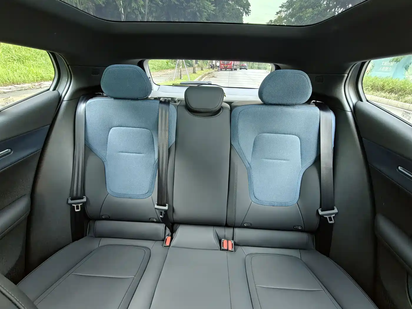 Volvo EX30 2024 2025 RWD Long Range Ultra