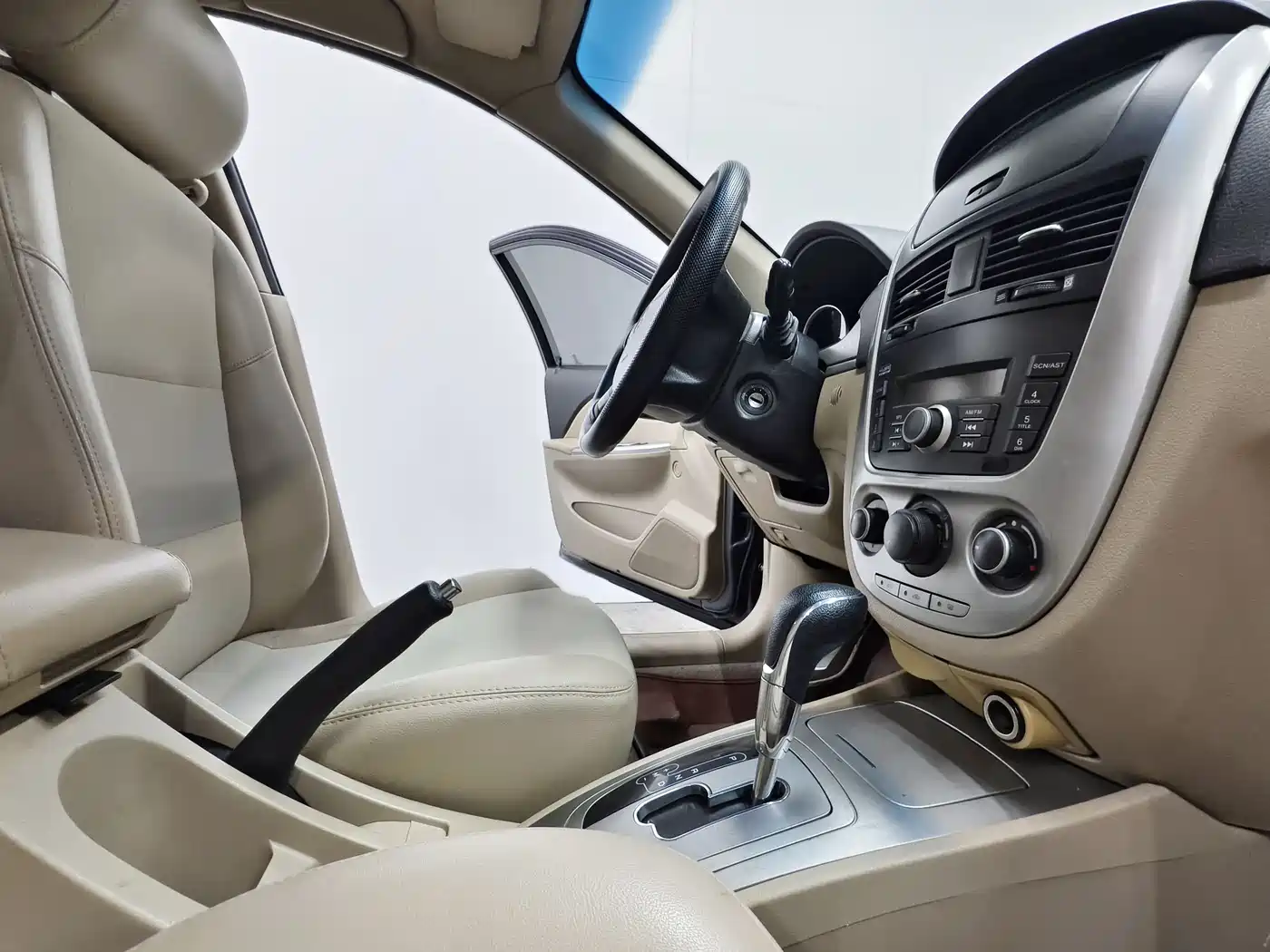 Buick Excelle 2015 1.5L Automatic Classic фото 14